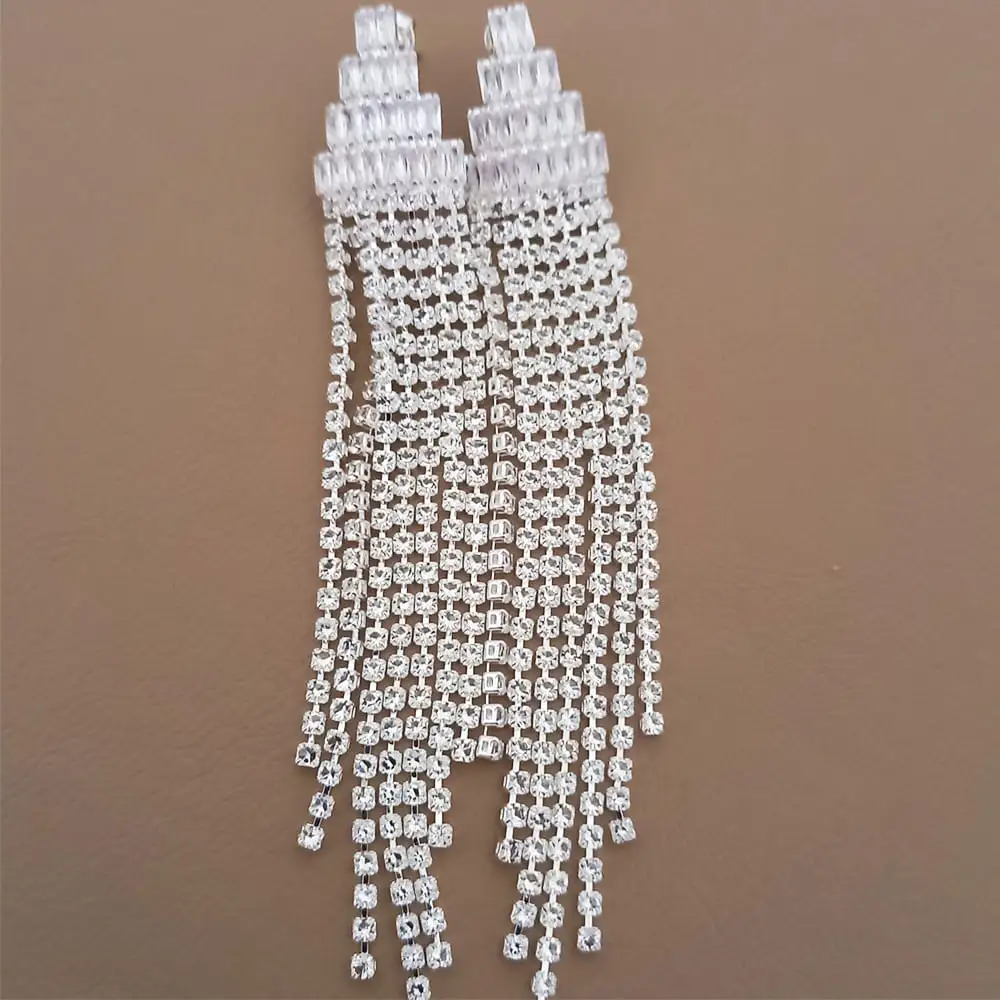 BRINCO LUXUOSO DE FRANJA DE CRISTAIS EM PRATA 925